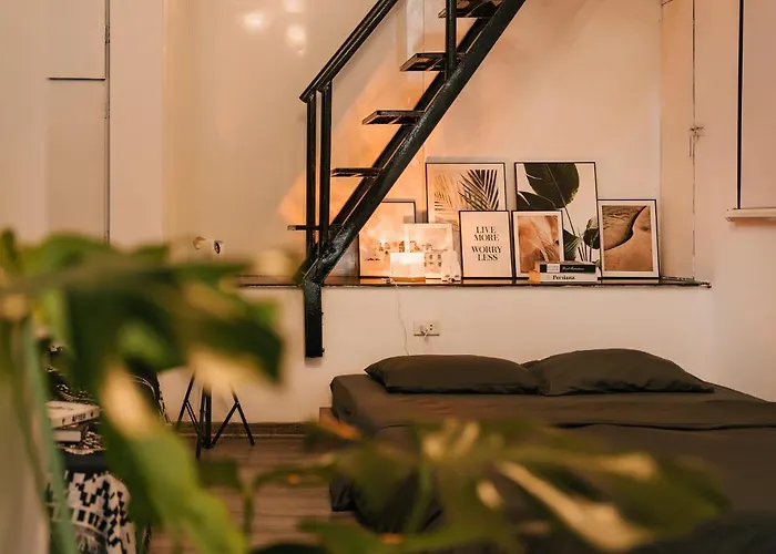 Dalili Homestay - Budget Room Near Old Quarter